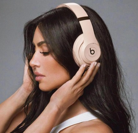 Наушники Beats Studio Pro Kim Kardashian Moon